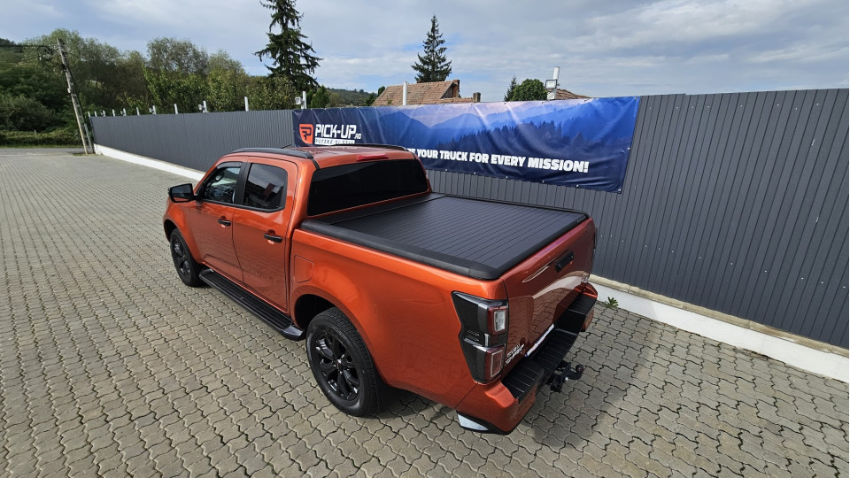 Montage Laderaum-Rollo auf Isuzu D-Max 2020