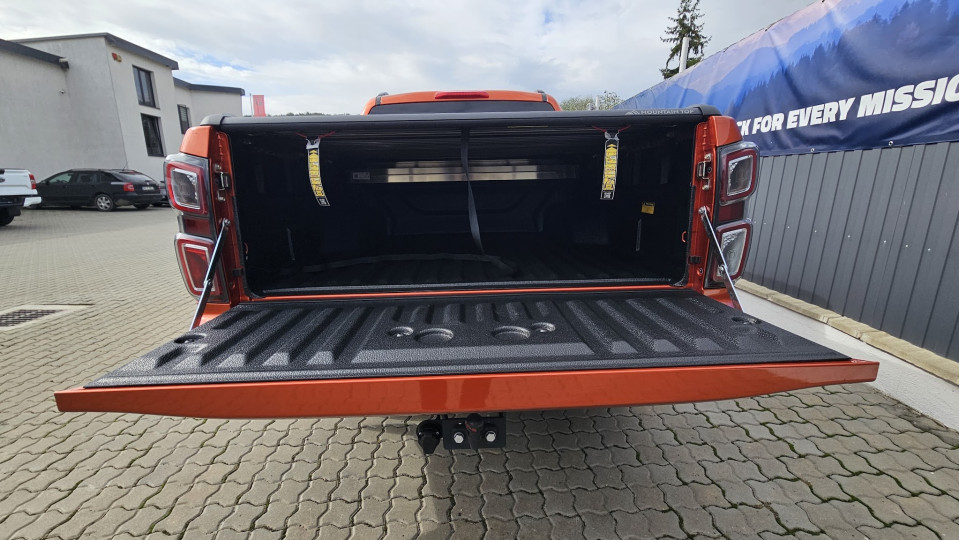 Bukócső felszerelése az Isuzu D-Max 2020-ra