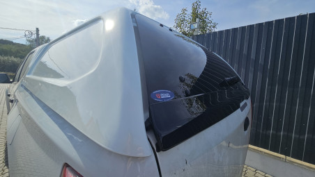 Montage hardtop und Laderaumauskleidung auf Mitsubishi L200 2020