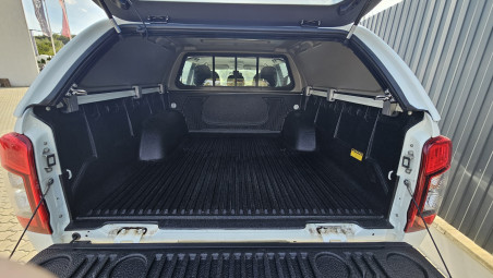 Montage hardtop und Laderaumauskleidung auf Mitsubishi L200 2020