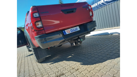 Bukórúd és bukórúd, vonóhorog felszerelése Toyota Hilux 2020-ra