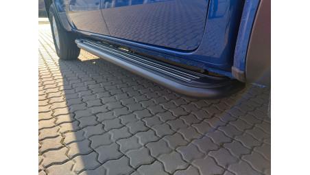 Keménytető, párnázat, küszöb, redőnyrásegítés beszerelése Volkswagen Amarok 2024-re