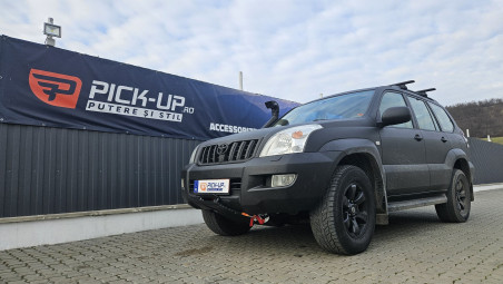 Csörlőrögzítés, csörlőtartó, haspáncélok a Toyota Land Cruiseren