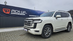 Motorháztető terelő és reflektor felszerelése a Toyota Land Cruiserre 2