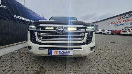 Motorháztető terelő és reflektor felszerelése a Toyota Land Cruiserre
