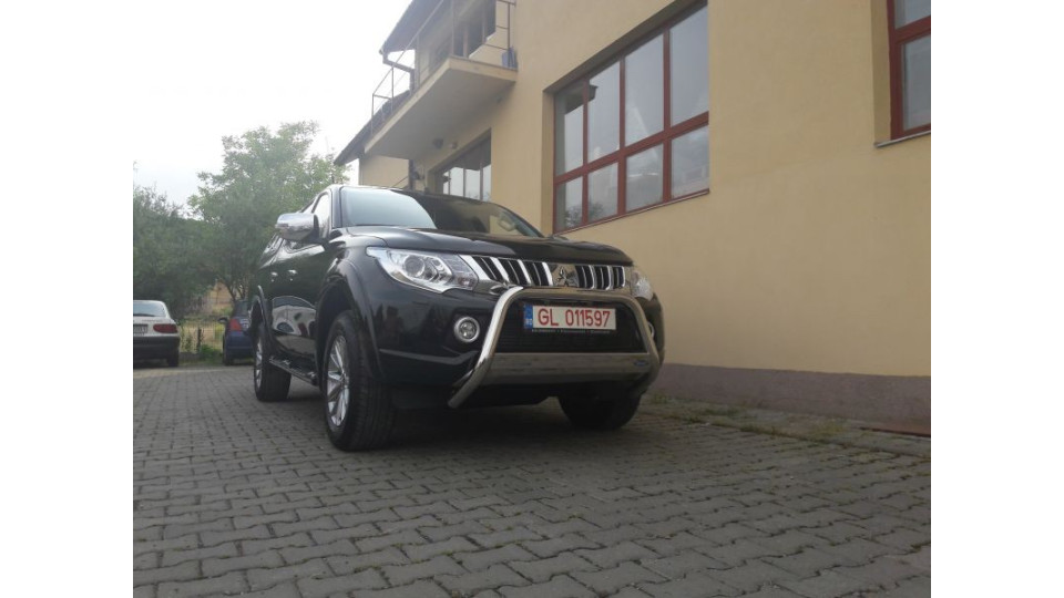 BULLBAR MED 390 MIT L200