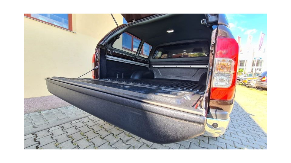 Főcím Nissan Navara NP300 2016-2022 AK CAP