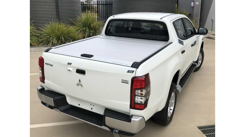 Csomagtérajtó zárás Mitsubishi L200 2015-2022 MT RU