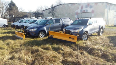 Snow plough 28220 16630-16632Salt spreader Medie
