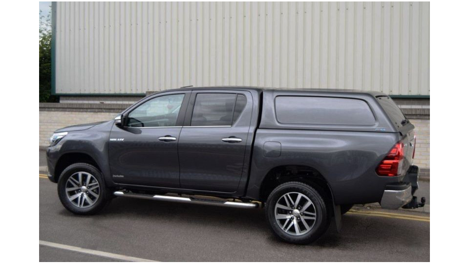 Keménytetős Toyota Hilux 2015-2025 AK GWE tanúsítvány RITKA