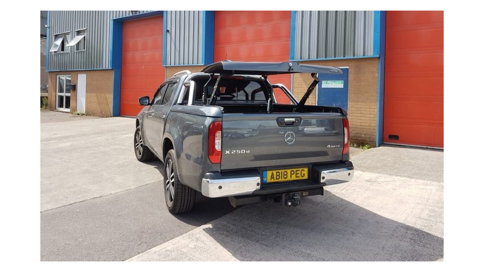 Nissan Navara NP300 2016-2022 TOU TSII tanúsítvány RITKA