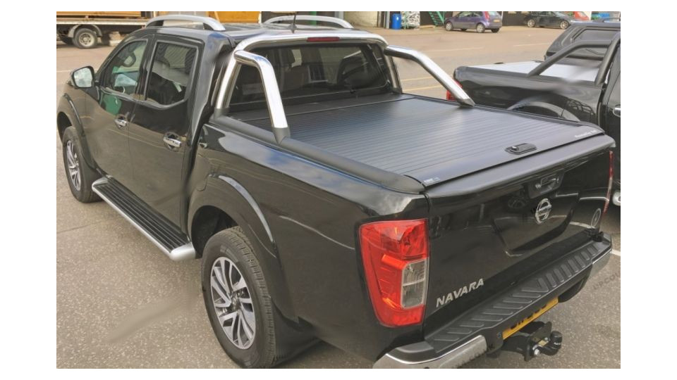 Black Tonneau Cover Mt Nis Np300 2016+