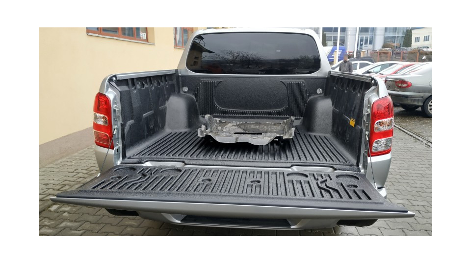 Bullbar, scut motor, capitonaj de benă Mitsubishi L200 – februarie 2019